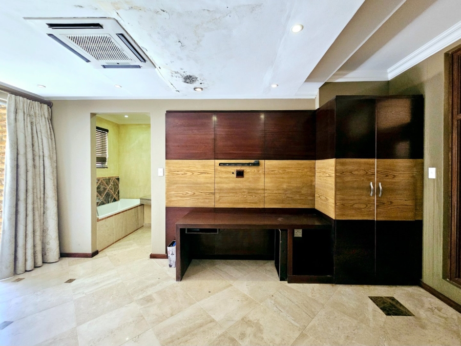 8 Bedroom Property for Sale in Waverley Free State